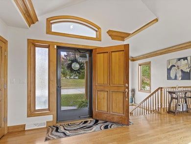 635 W Pierre Ln, Port Washington, WI 53074 - photo 5