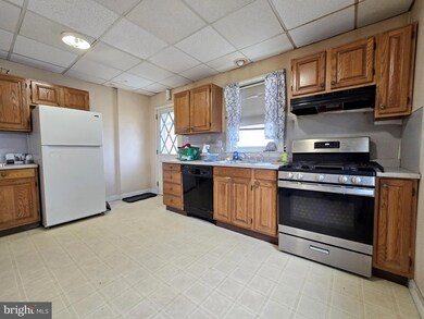 515 Andrews Ave, Darby, PA 19023 - photo 3