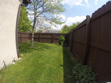 7620 Pickett Ln unit 8, Columbus, OH 43235 - photo 6