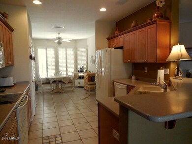 Kitchent to breakfast nook