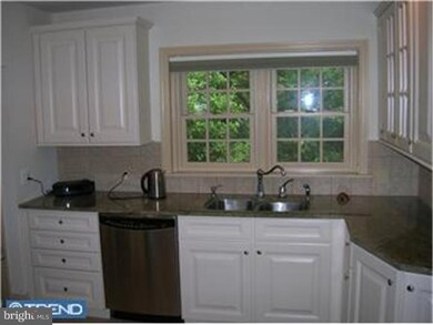 527 E Gravers Ln, Glenside, PA 19038 - photo 6