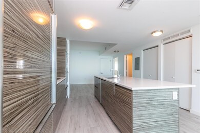 Icon Bay unit 607, Miami, FL 33137 - photo 6