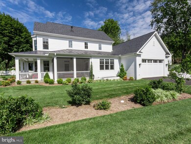 1024 Hillcrest Dr SW, Vienna, VA 22180 - photo 3