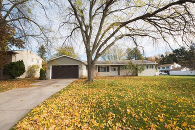 1406 Maycroft Rd, Lansing, MI 48917 - photo 2