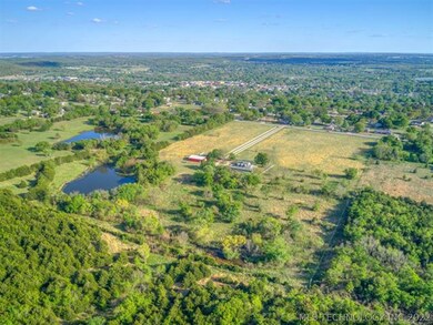 1010 Warren Rd, Henryetta, OK 74437 - photo 3