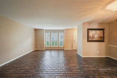 10296 Briar Forest Dr unit 26/7, Houston, TX 77042 - photo 7