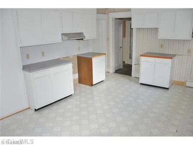 1715 Lynwood Ave, Winston Salem, NC 27104 - photo 7