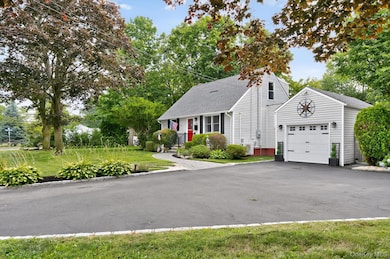 849 Udall Rd, West Islip, NY 11795 - photo 6