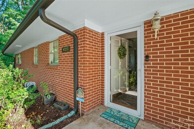 425 Virginia Ave, Statesville, NC 28677 - photo 4