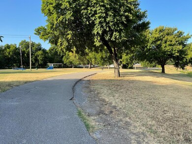 429 Schopmeyer, Gainesville, TX 76240 - photo 6