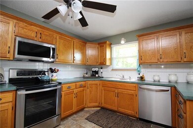 114 W Laredo Trail, Raymore, MO 64083 - photo 7