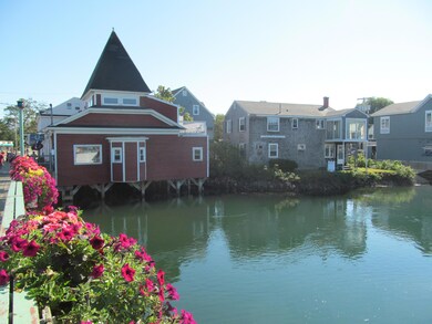 Dock Square