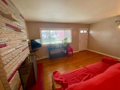 879 Chestershire Rd, Columbus, OH 43204 - photo 3