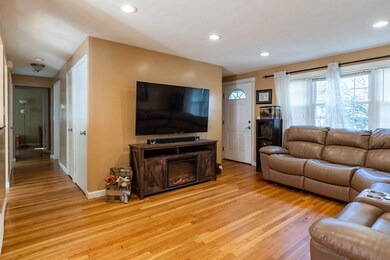 24 Meadowbrook Dr, Nashua, NH 03062 - photo 3
