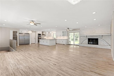 4401 S Stonecrest Cir, Saint Joseph, MO 64506 - photo 3