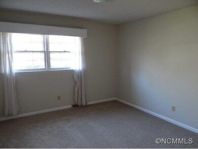 7 Holly Hill Ct, Asheville, NC 28806 - photo 5