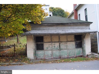 259 E Ridge St, Lansford, PA 18232 - photo 2