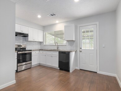 16807 Tibet Rd, Friendswood, TX 77546 - photo 5