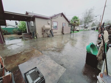 914 SW Laurel St, Grants Pass, OR 97526 - photo 6