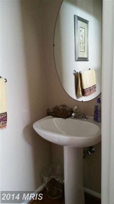 9006 Quail Run Dr, Perry Hall, MD 21128 - photo 4