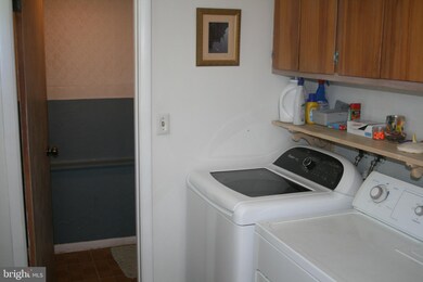 42 Smithfield Ave, Lawrence Township, NJ 08648 - photo 3