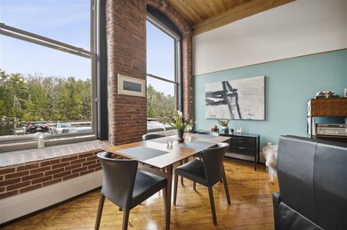 Rivermoor Landing unit 13, Newmarket, NH 03857 - photo 5