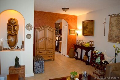 11052 NW 48th Ln, Doral, FL 33178 - photo 5