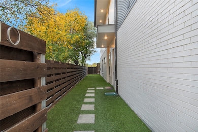 2210 Lola Ct, Dallas, TX 75206 - photo 2