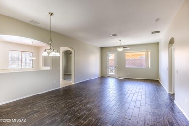 14 Living Room photo a