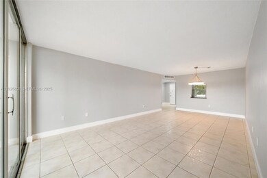 1701 NE 191st St unit A212, Miami, FL 33179 - photo 4