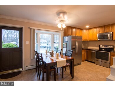 43 Yellowood Dr, Levittown, PA 19057 - photo 5