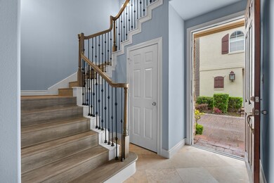 Big entry with 2 closets!