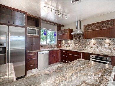 DESIGNER KITCHEN