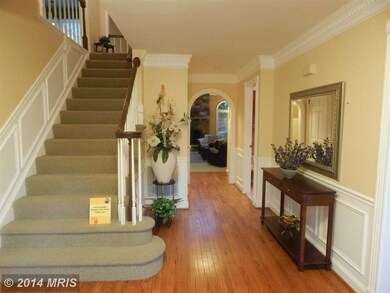 5506 Chestermill Ct, Fairfax, VA 22030 - photo 2