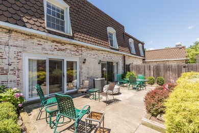 2764 Chateau Circle-31