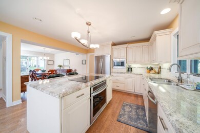 6256_Windrift_Ave_04