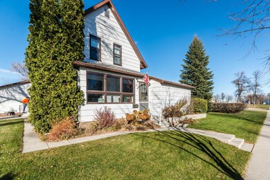 901 N Main St Crookston MN-large-001-13-