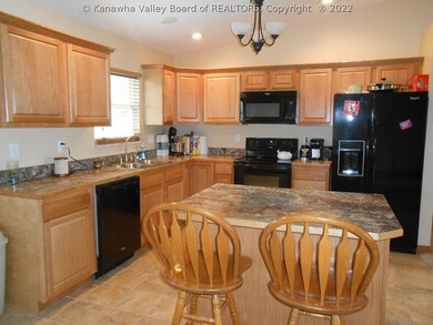 444 Pebble Creek Dr, Fraziers Bottom, WV 25082 - photo 6