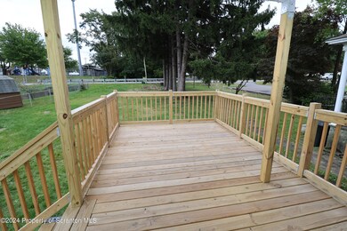 209 Quality Rd, Dupont, PA 18641 - photo 5