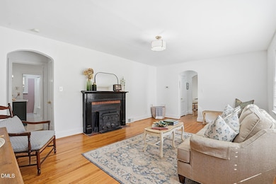 8-web-or-mls-305 N Elm St-19