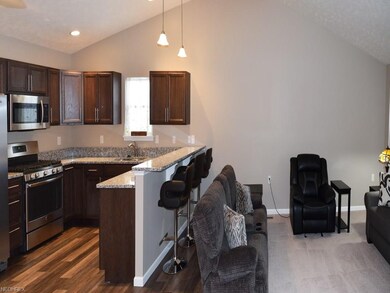 1607 Par Dr, Wickliffe, OH 44092 - photo 2