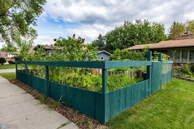 1201 Elm St N, Fargo, ND 58102 - photo 4