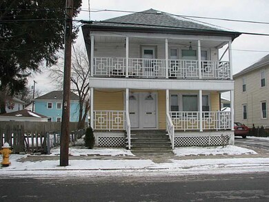 126 Sisson St, Pawtucket, RI 02860 - photo 3