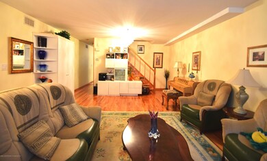 (3) Living Room