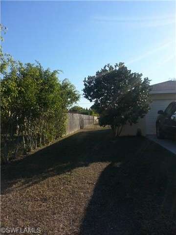 Left side access to backyard