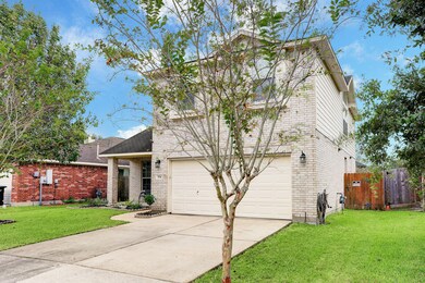 704 Columbia St, Alvin, TX 77511 - photo 2