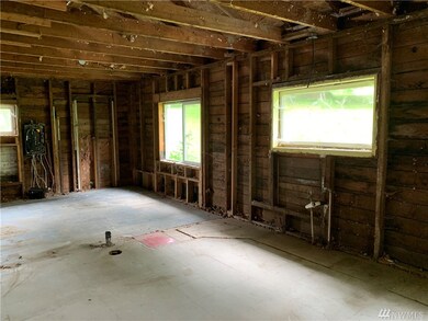 2394 Hunt St, Raymond, WA 98577 - photo 6