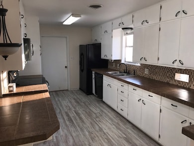 109 E Highway St, Fredericksburg, TX 78624 - photo 6