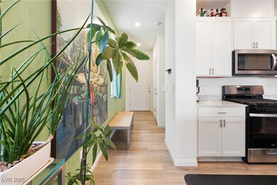 10202 Handline Chute St, Las Vegas, NV 89166 - photo 5