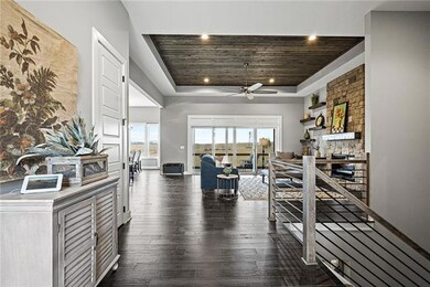 9286 Carbondale St, Lenexa, KS 66227 - photo 3